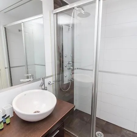 Apartment C38 - Nice Studio Close To Teatro Cervantes Malaga
